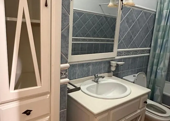 Californiano Con Piscina Δωμάτια σε οικογενειακή κατοικία *